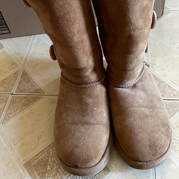 UGG Bailey Button Triplet Boot - Picture 4 of 8